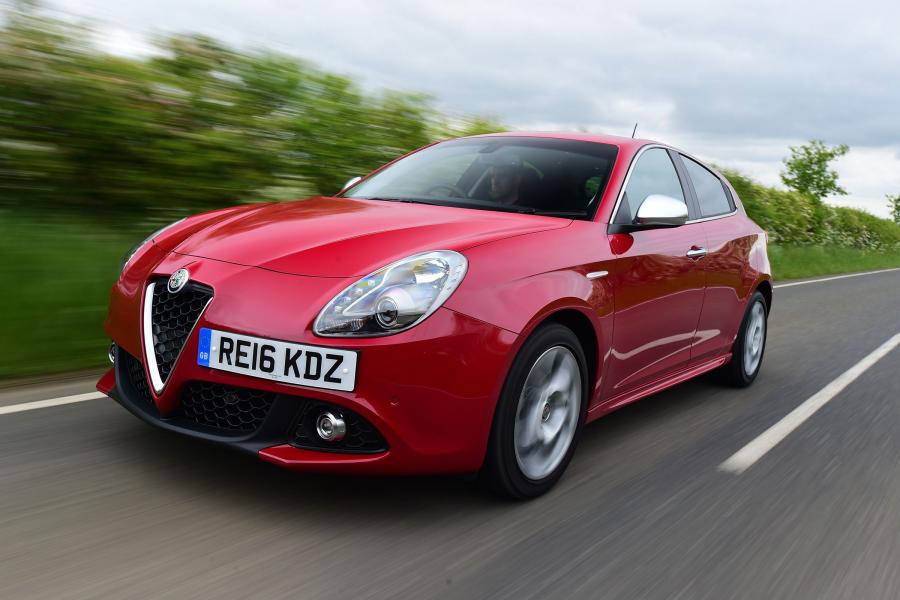  Alfa Romeo Giulietta 2016 года  (UK) (фото 40 из 44)